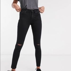 Bershka NWT skinny push up black jeans knee rip